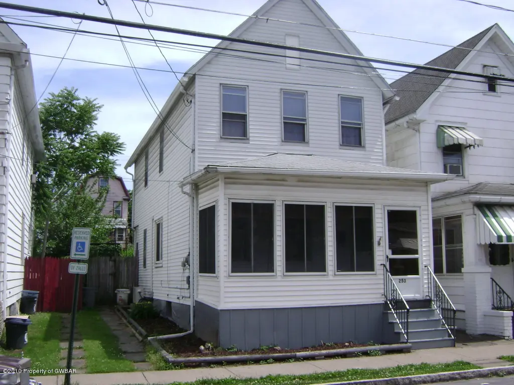 253 Madison Street, Wilkes-Barre in Wilkes-Barre
