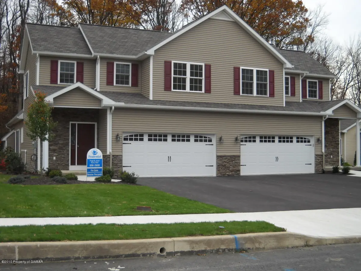 35 SOMERSET Drive, Hanover Township in Hanover Township