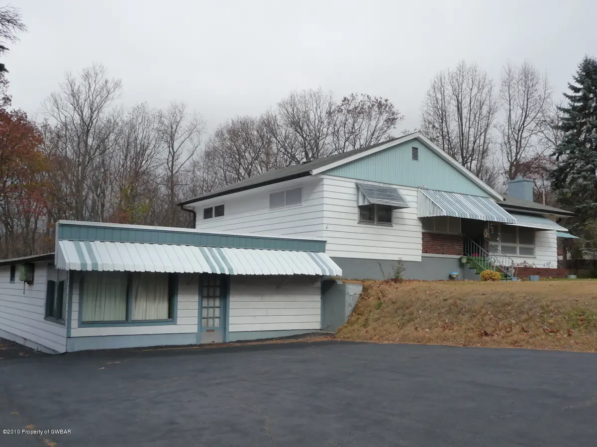 106 N MOUNTAIN Boulevard, Mountain Top in Mountain Top