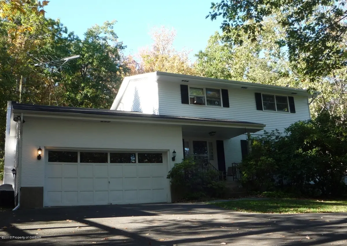 26 Old Timber Road, Mount Pocono in Mount Pocono