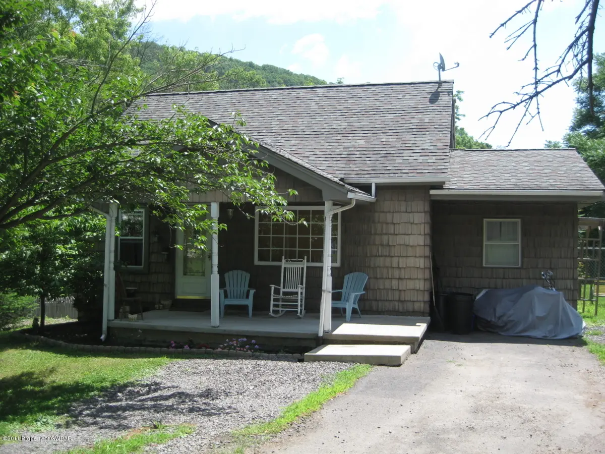 8 Knob Hill Road, Trucksville in Trucksville