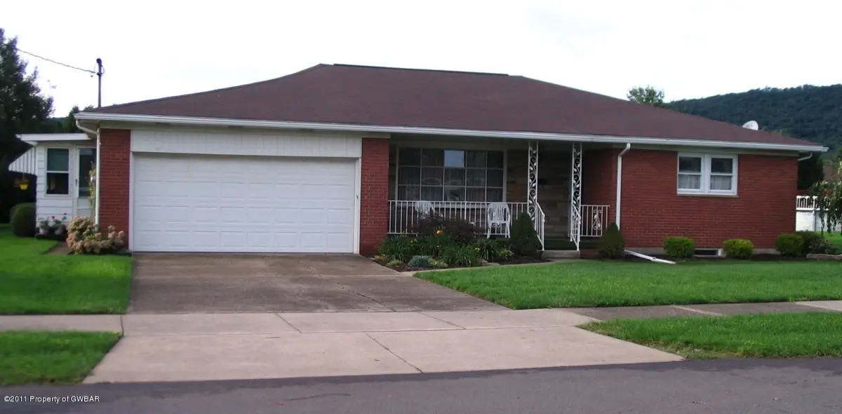 907 ROSLYN Drive, Berwick in Berwick