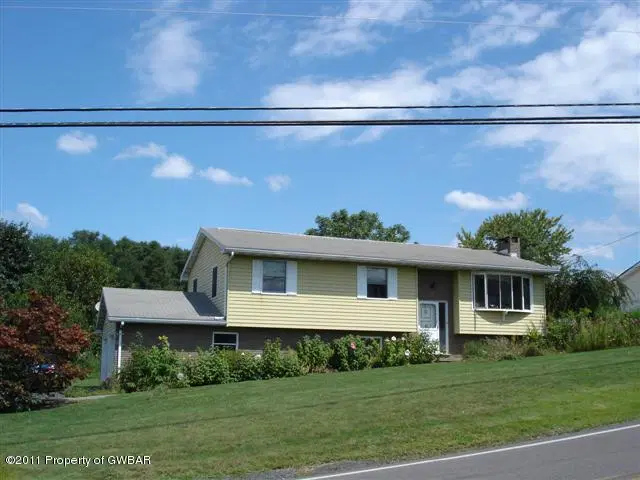 10 E Saylor Avenue, Plains in Plains