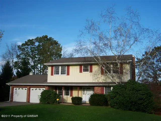 14 Greenwich Drive, Shavertown in Shavertown