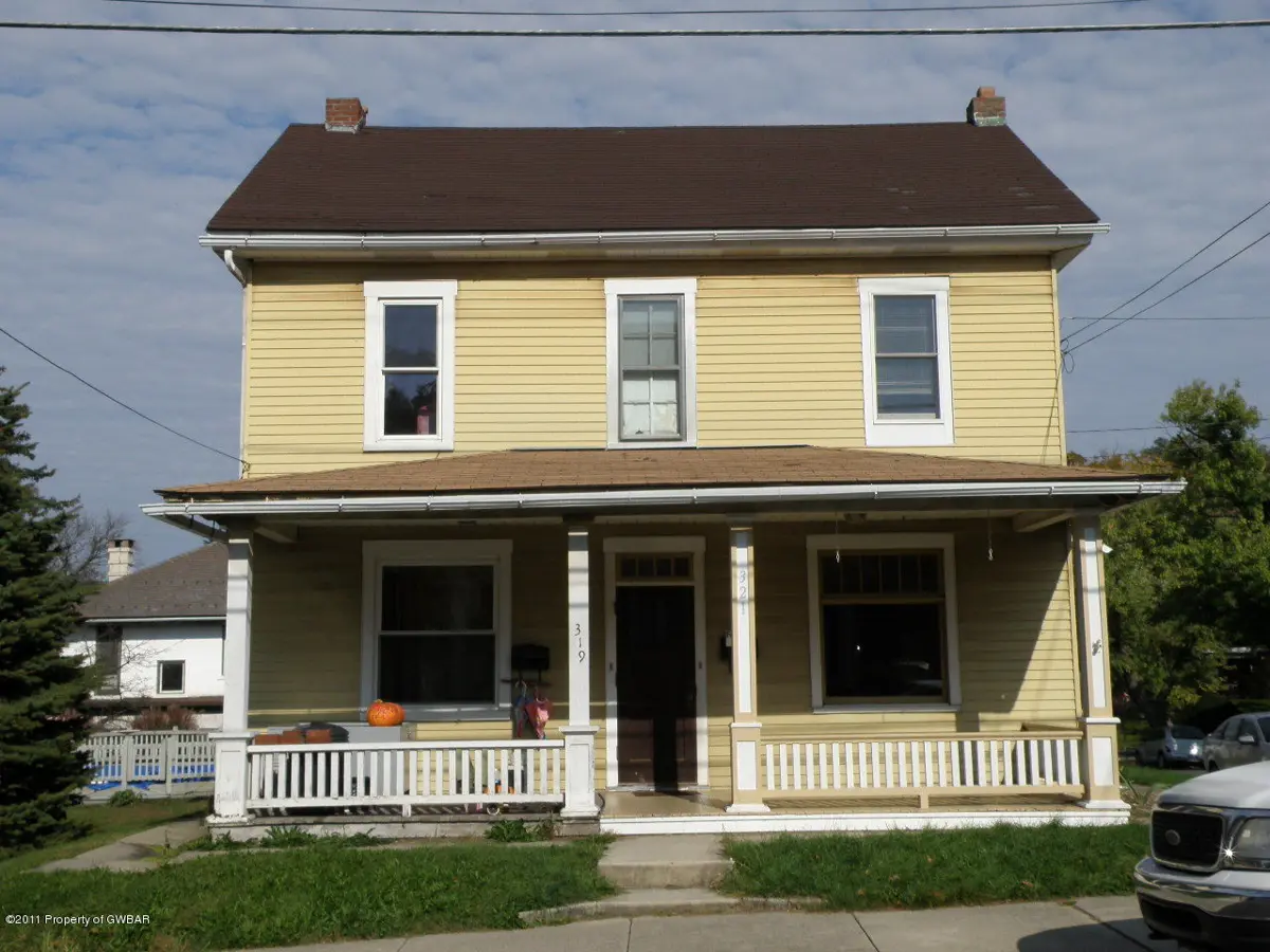 321 E WASHINGTON Street, Slatington in Slatington