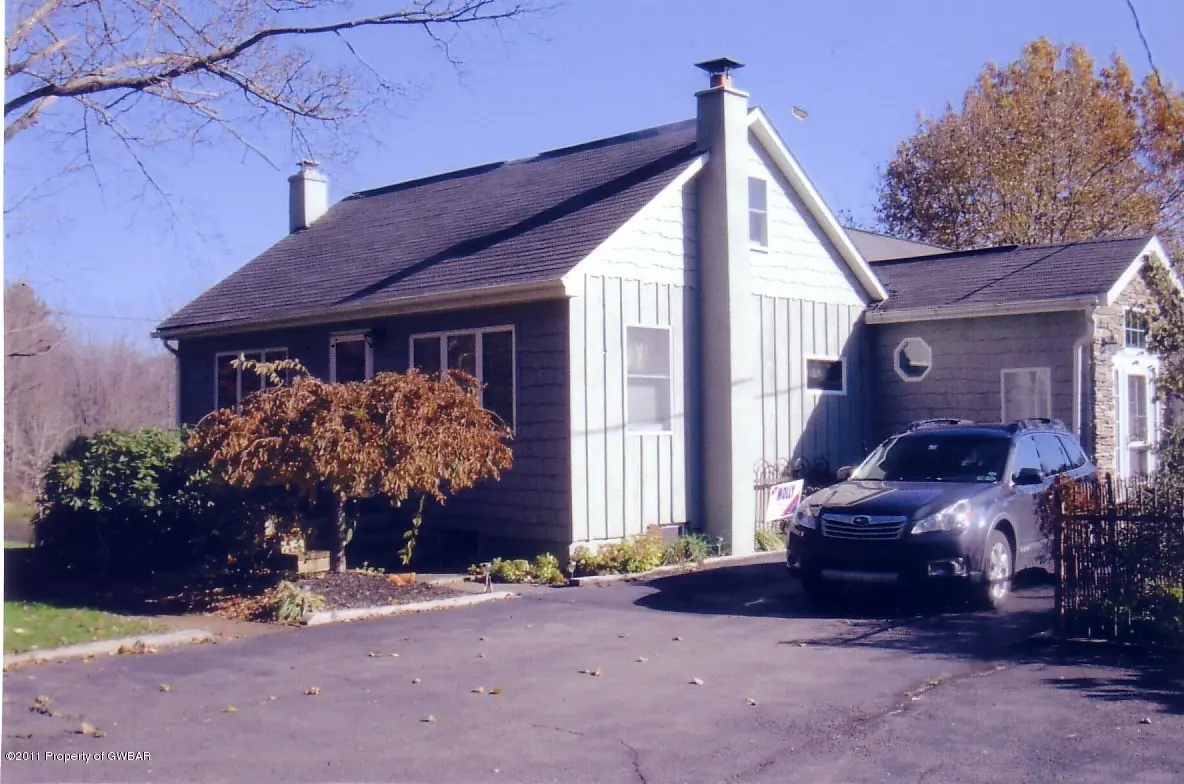 1040 Broadway Road, Shickshinny in Shickshinny