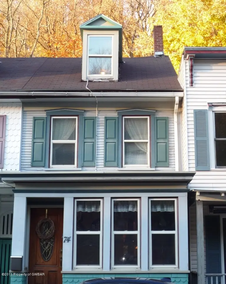74 W BROADWAY, Jim Thorpe in Jim Thorpe