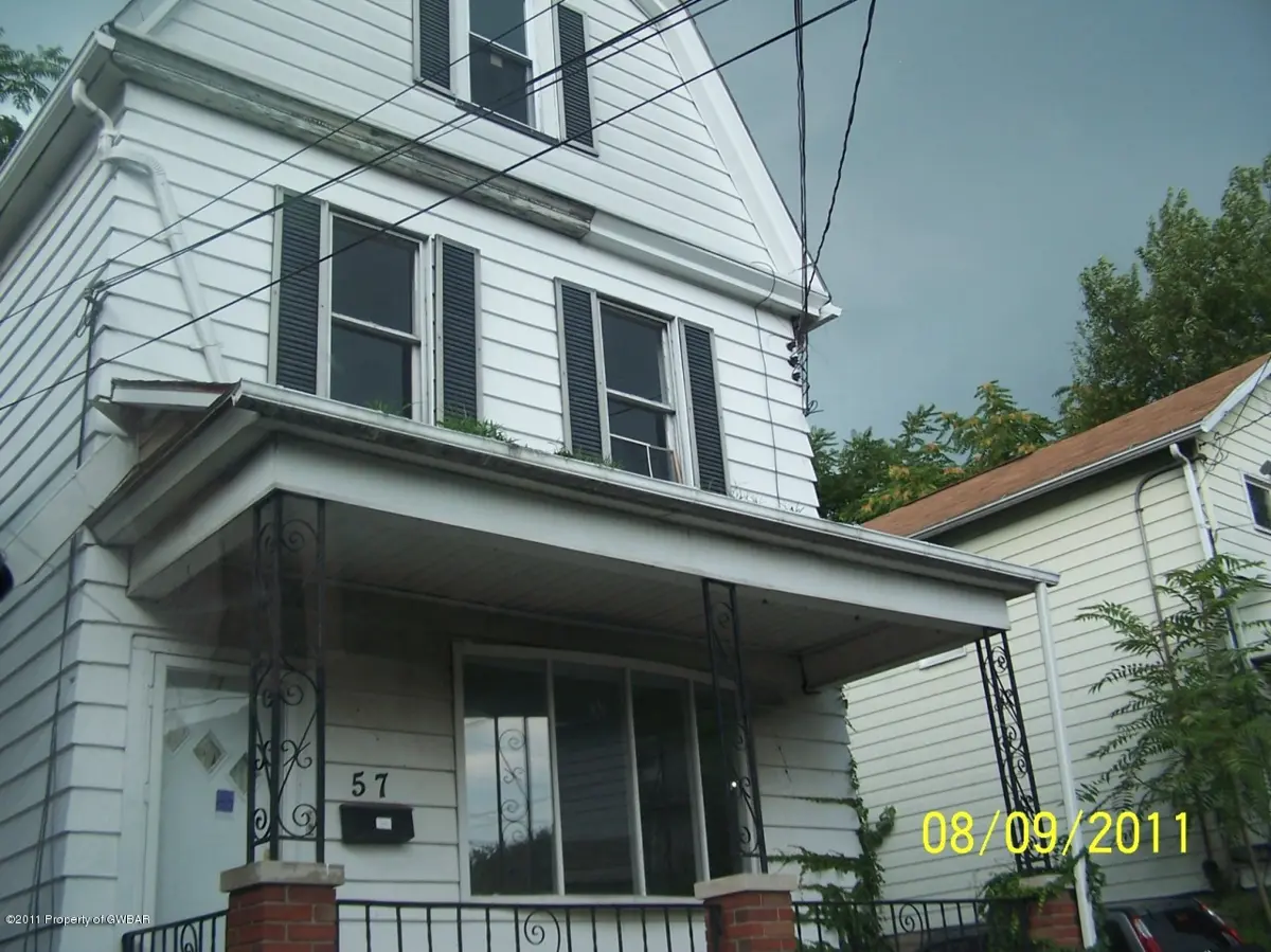 57 Oakwood Lane, Wilkes-Barre in Wilkes-Barre