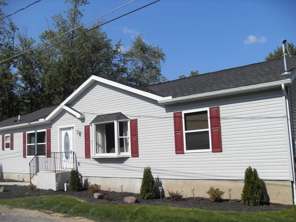 37 E LUZERNE Avenue, Larksville in Larksville