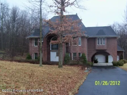 19 EMERSON Drive, Moosic in Moosic