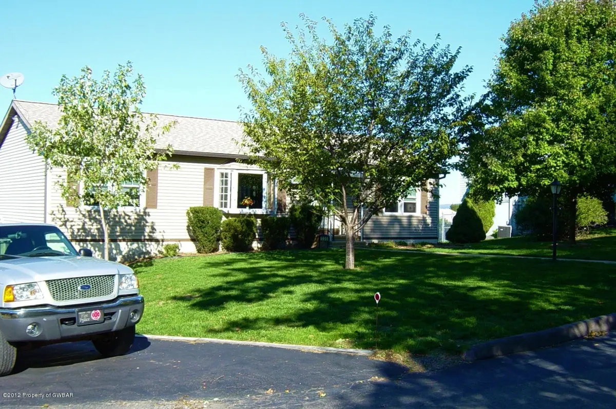 339 VANESSA Drive, Hanover Township in Hanover Township