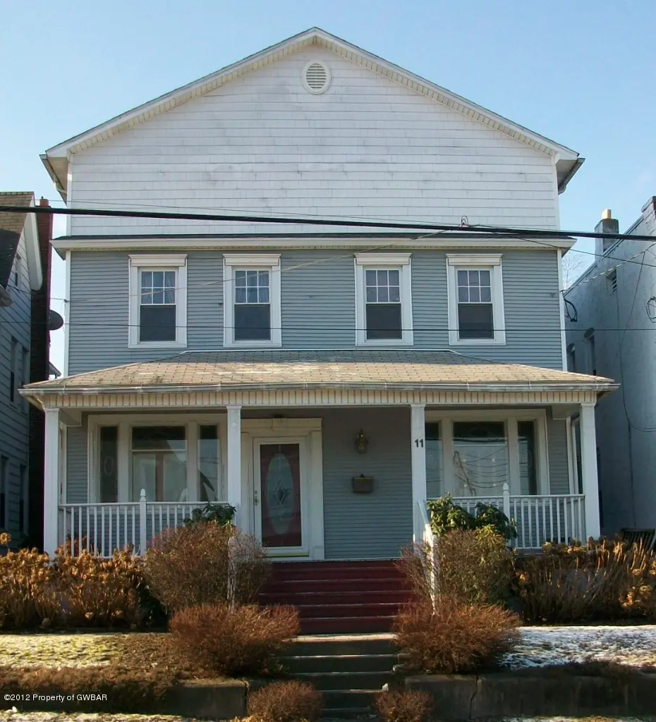11 Oxford Street, Hanover Township in Hanover Township