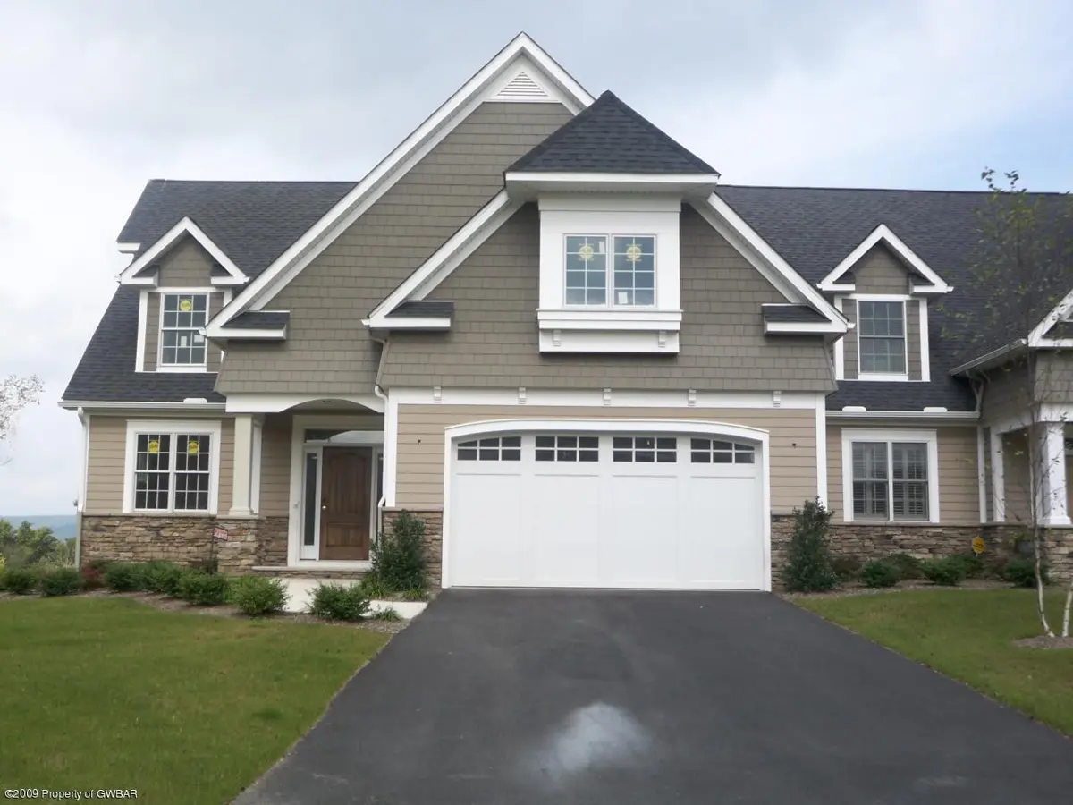 Unit #11 Insignia Point Courtyards, Jenkins Township in Jenkins Township