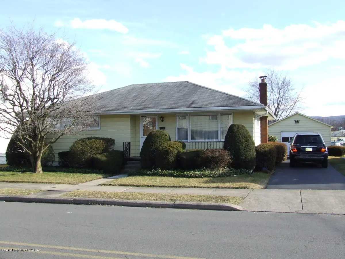 110 Lynwood Avenue, Hanover Township in Hanover Township
