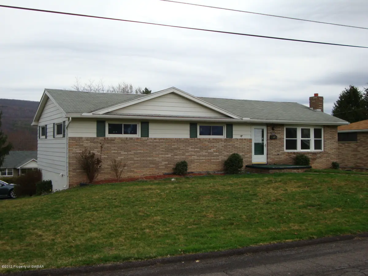 703 Third Street, Eynon in Eynon