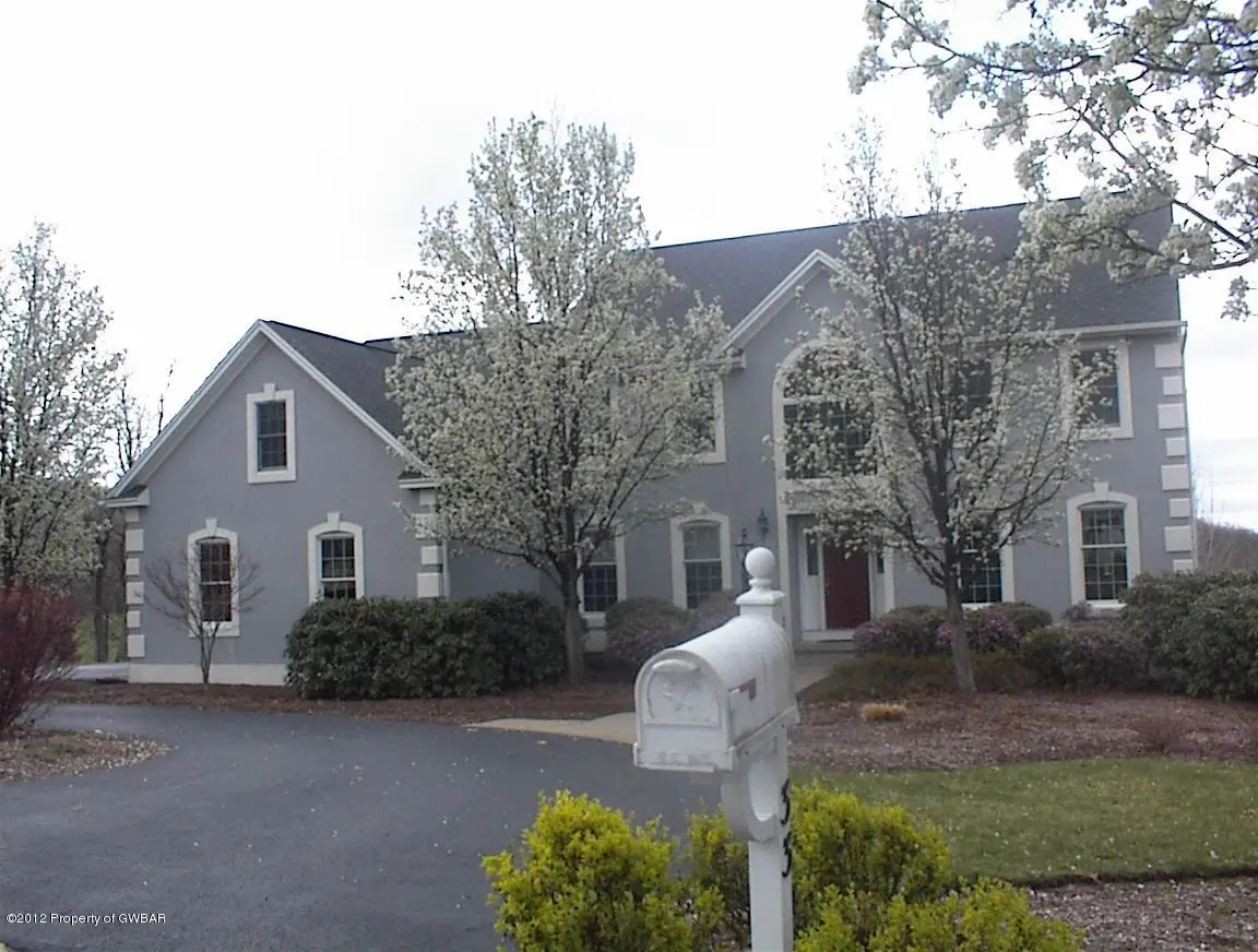33 STEINBECK Drive, Moosic in Moosic