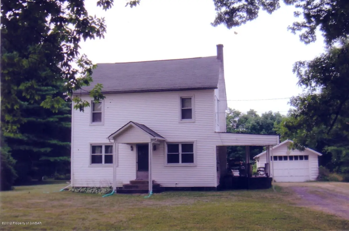 524 Hunlock Harveyville Road, Shickshinny in Shickshinny
