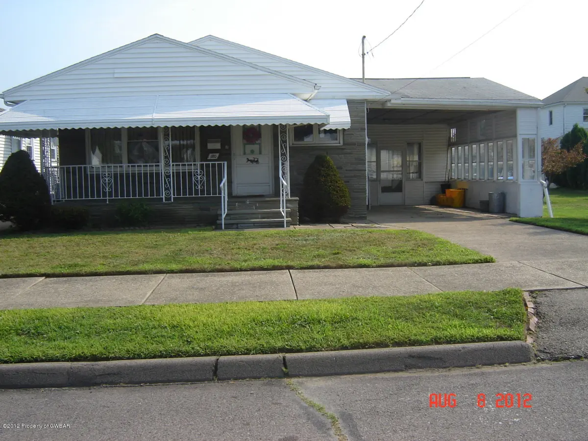 180 E 1ST Street, Exeter in Exeter