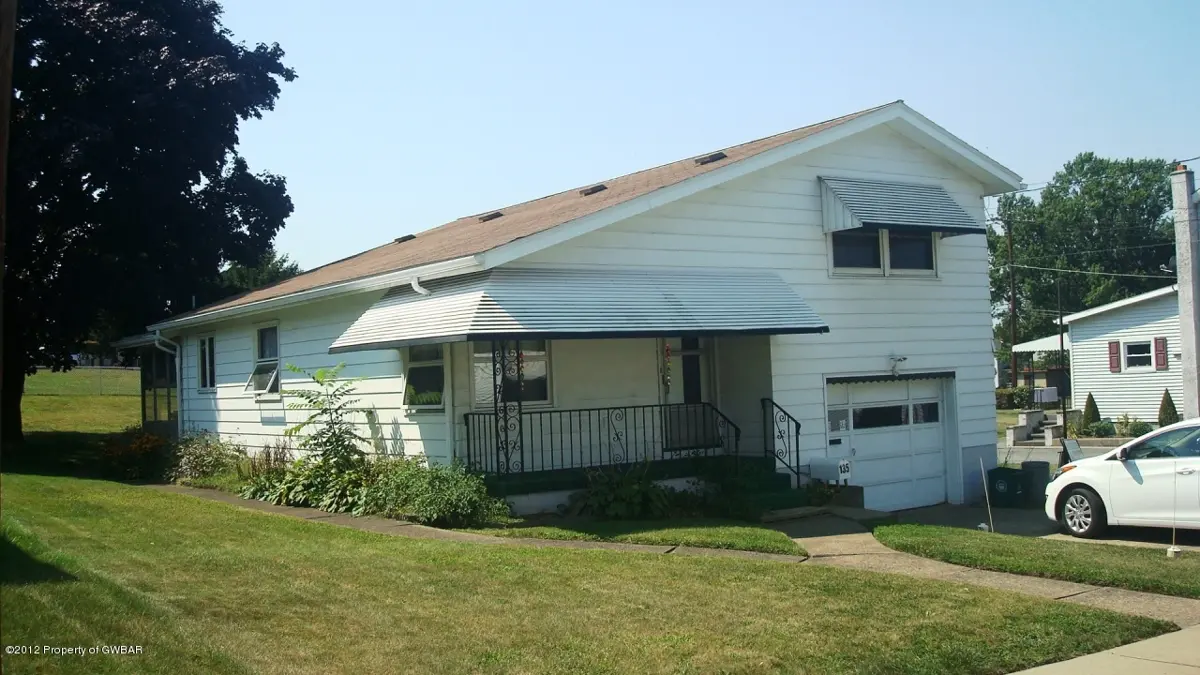 135 Oak St., Pittston in Pittston