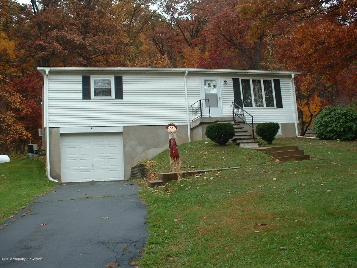 115 Pine Run Road, Hanover Township in Hanover Township