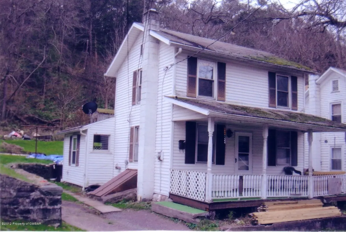 97 W Grant Street, Shickshinny in Shickshinny