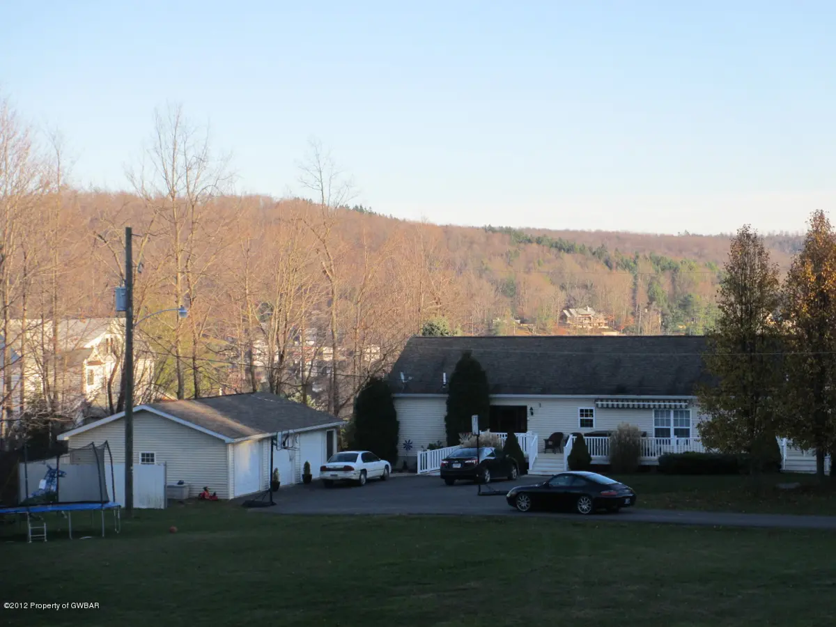 27 Barmun, Harveys Lake in Harveys Lake