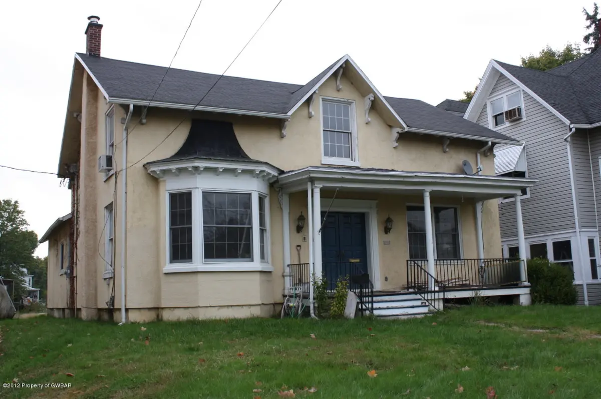 12 Delaware Avenue, West Pittston in West Pittston