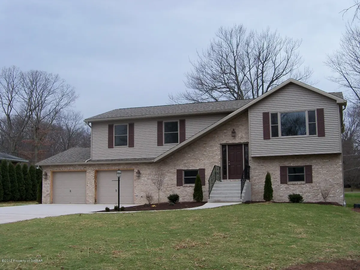 16 WOODCREST Avenue, Mountain Top in Mountain Top