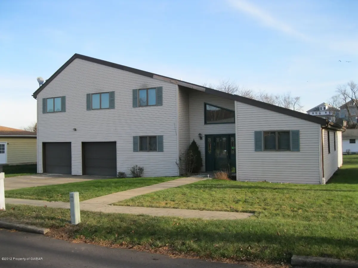 113 E PHEASANT Drive, Larksville in Larksville