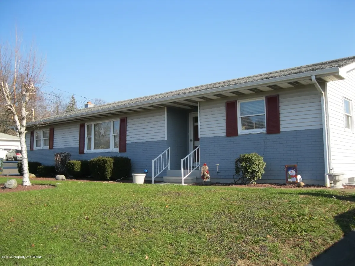 4 SUNSET Lane, Dupont in Dupont