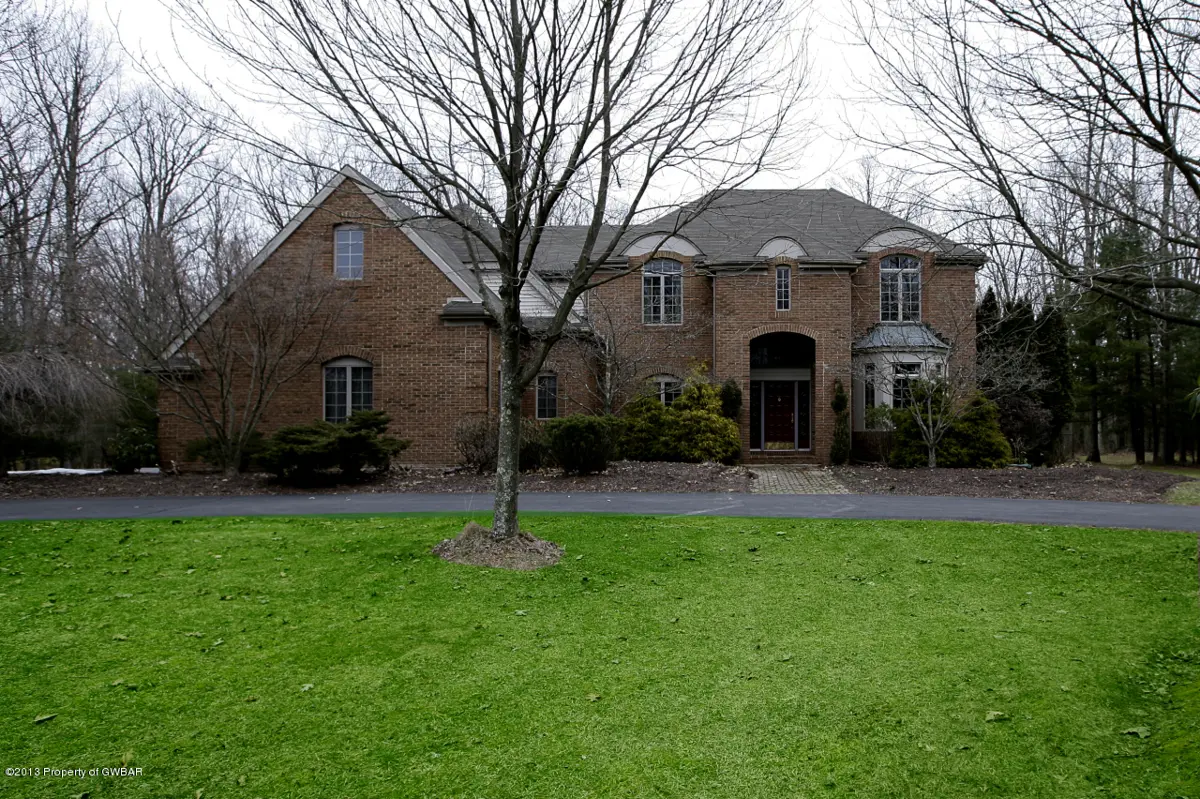 225 COUNTRY CLUB Drive, Mountain Top in Mountain Top
