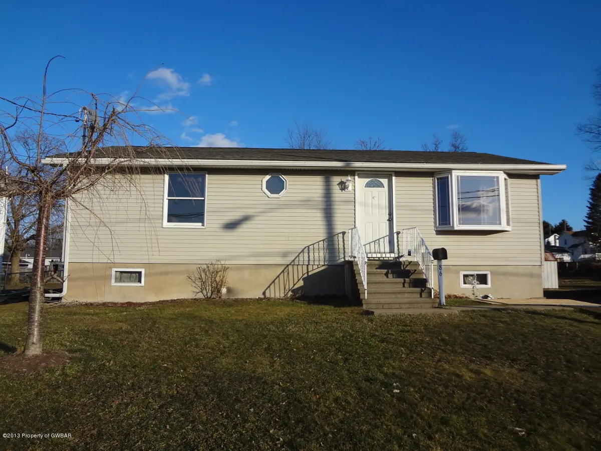 86 Burke Street, Plains in Plains