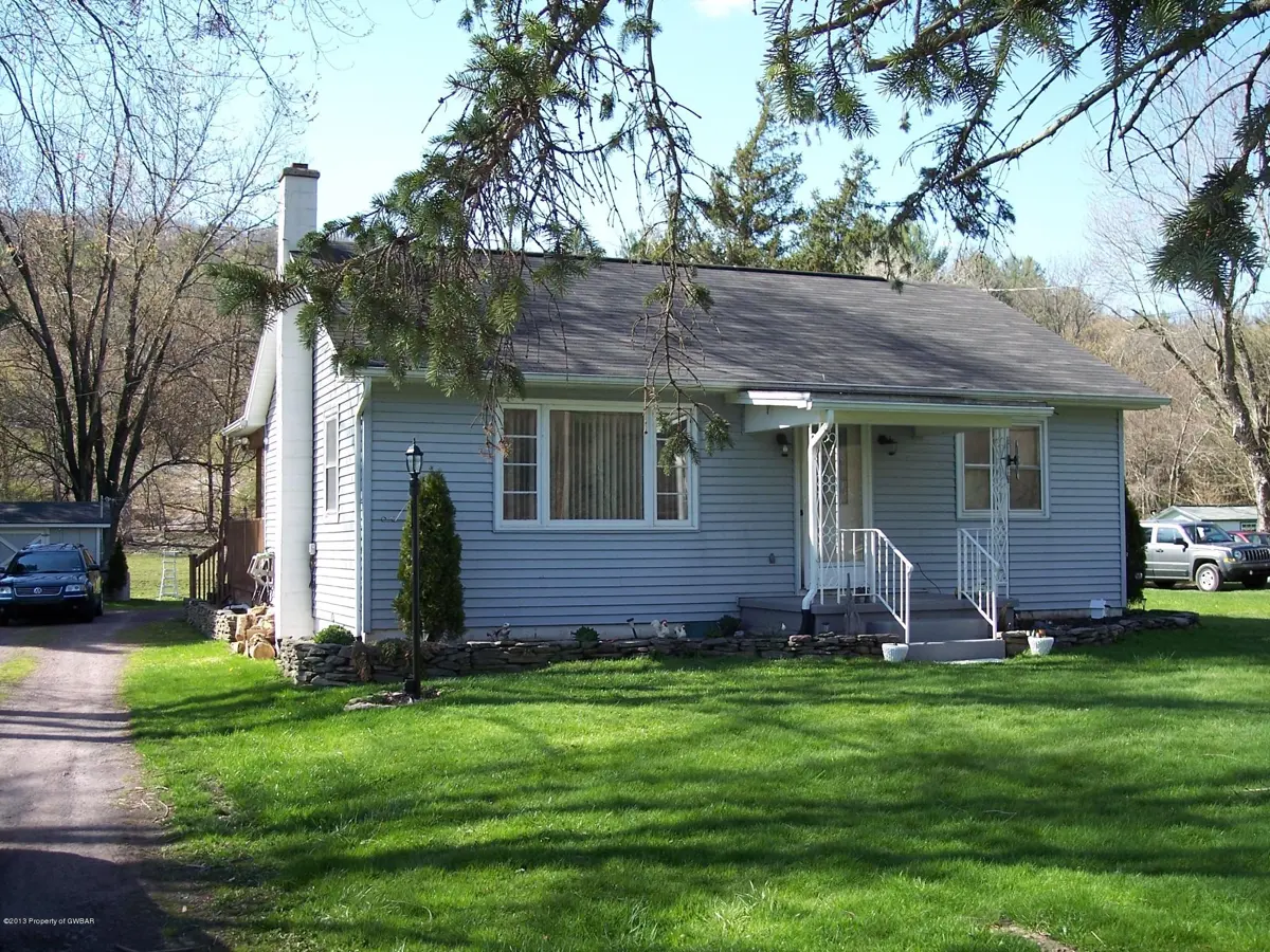 186 Trailing Pine Road, Shickshinny in Shickshinny
