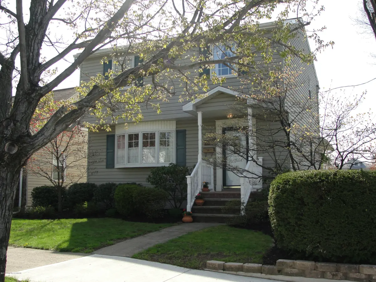 100 Second Avenue, Kingston in Kingston