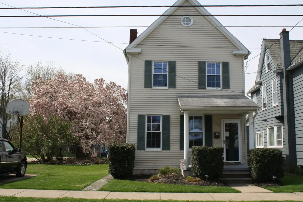 108 Oak Street, Wilkes-Barre in Wilkes-Barre