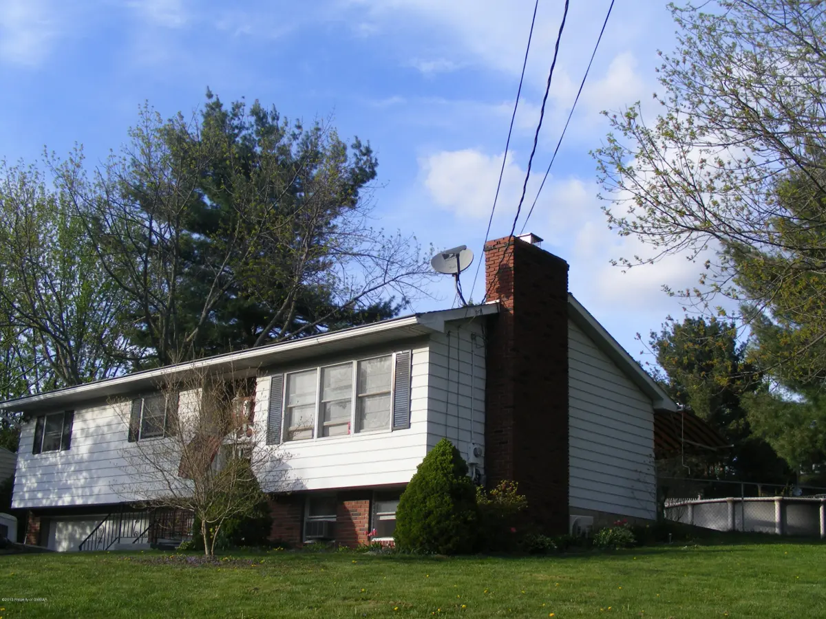 209 Beynon Drive, Clarks Summit in Clarks Summit