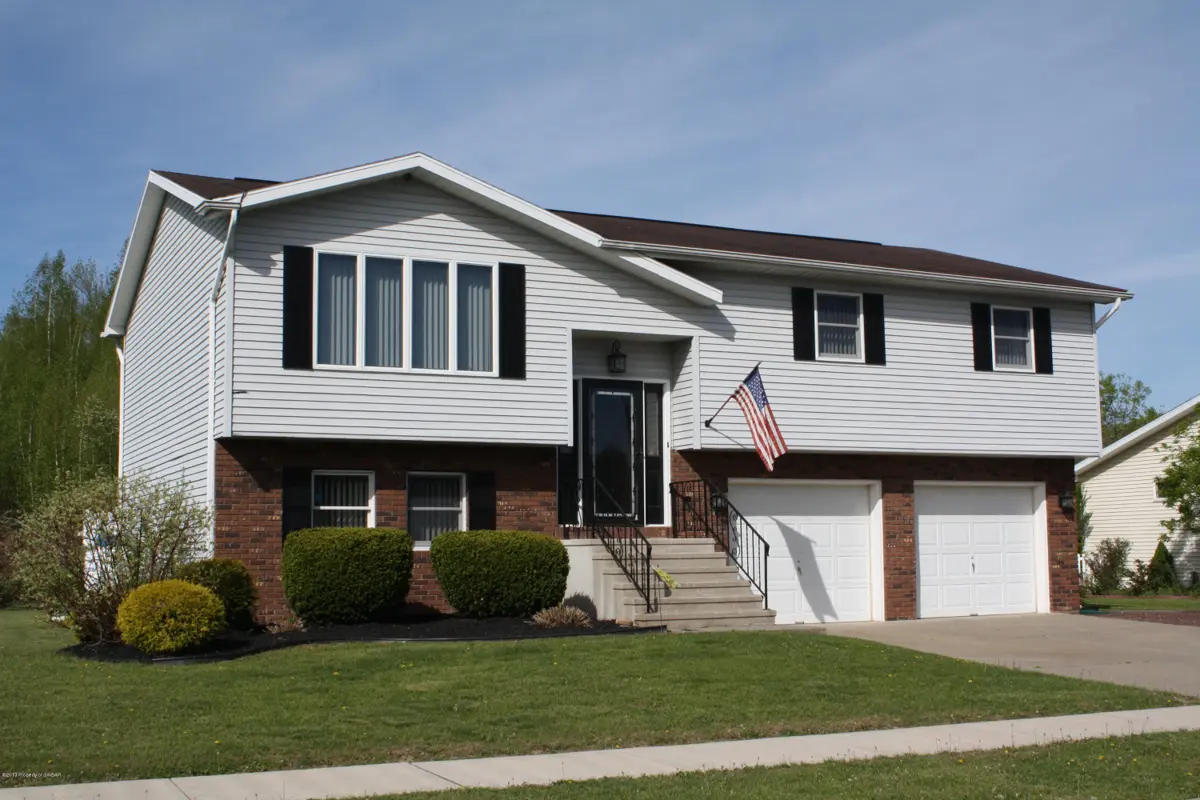 221 CANNERY Drive, Larksville in Larksville
