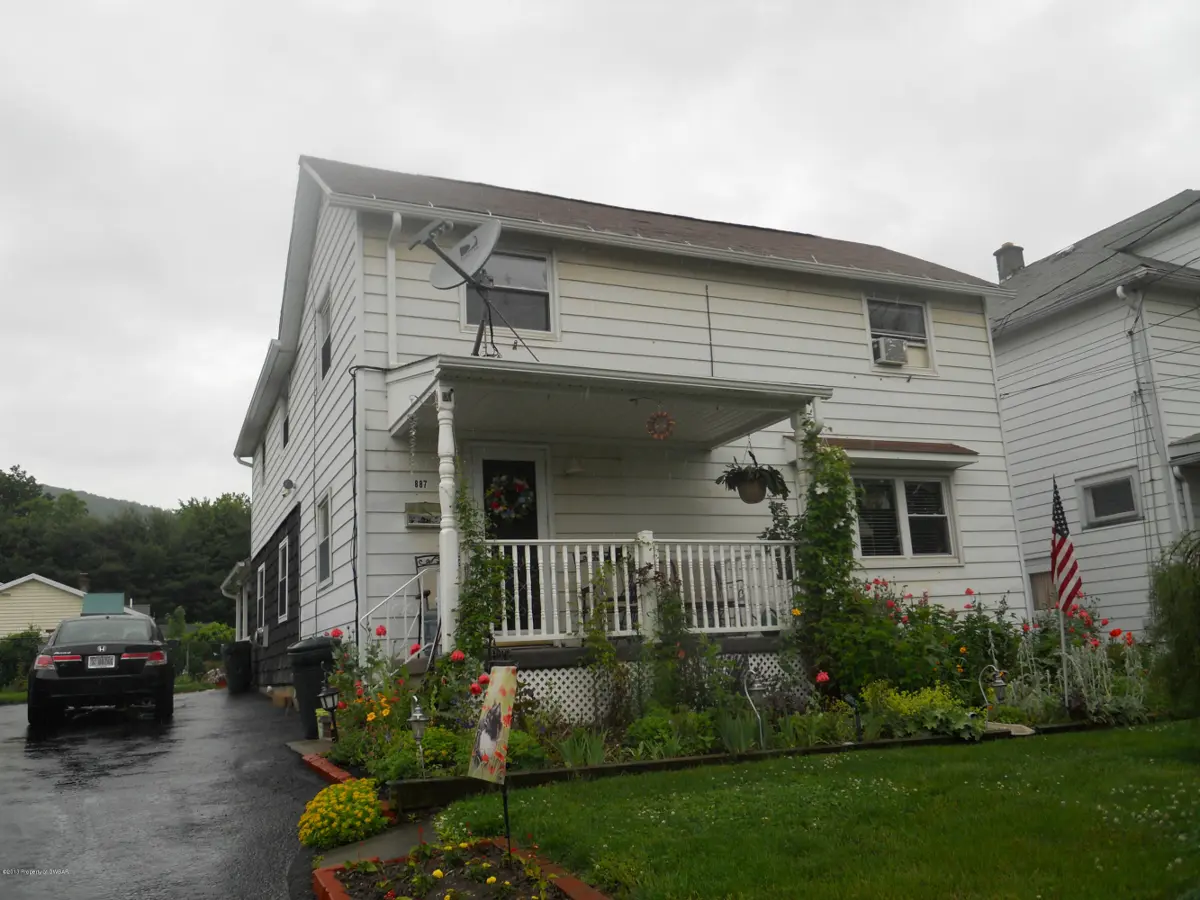 887 SHOEMAKER Avenue, West Wyoming in West Wyoming