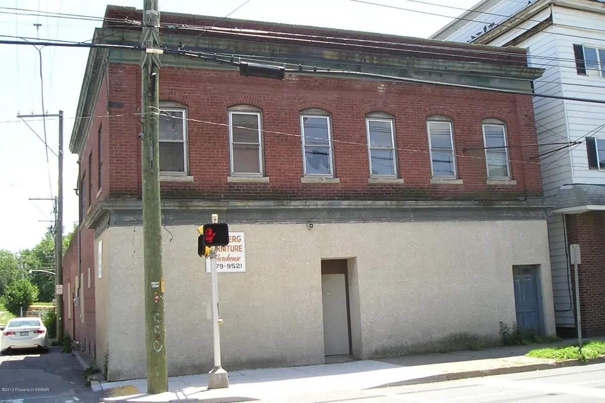 100 W MAIN Street, Plymouth in Plymouth