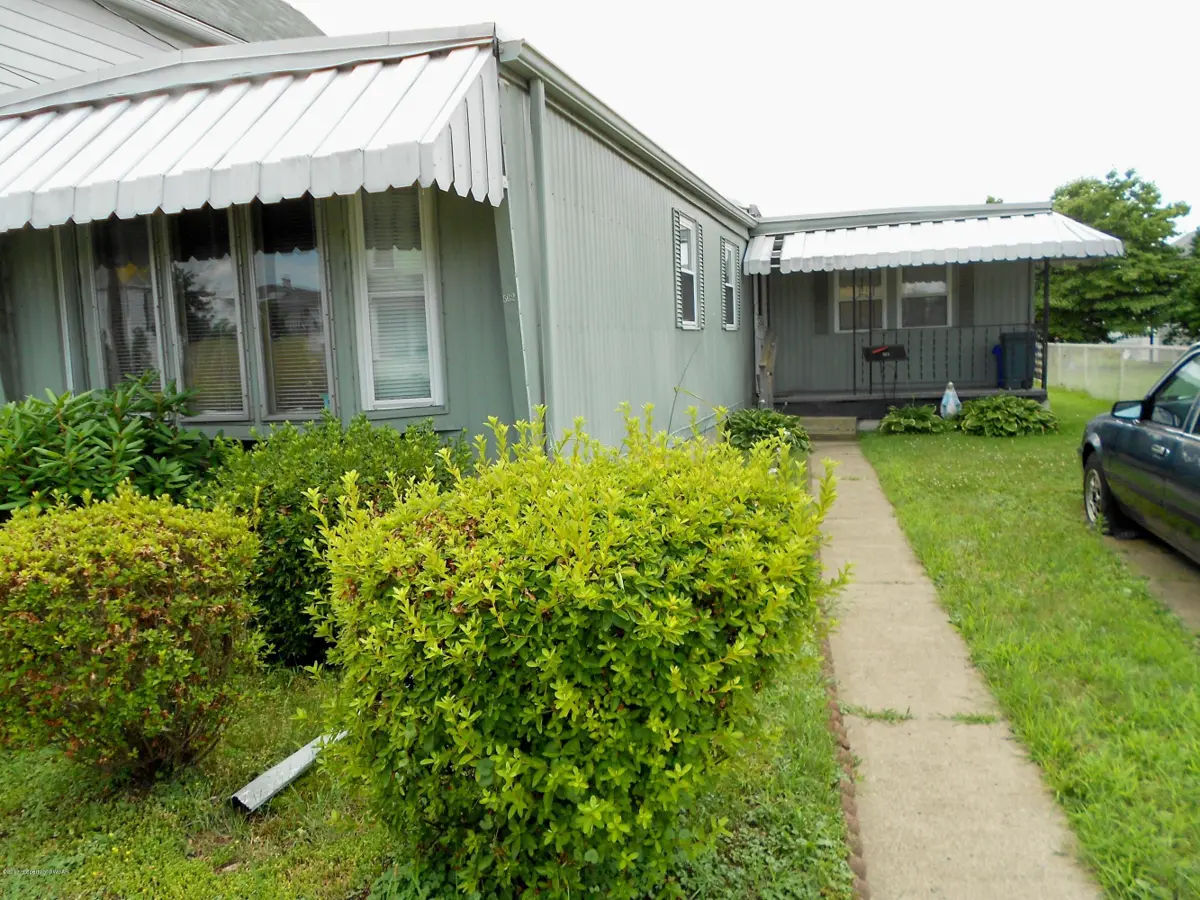 562 SHAWNEE Street, Hanover Township in Hanover Township