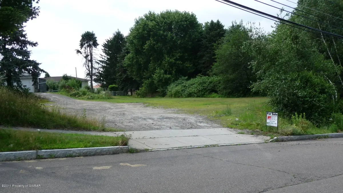 13 E THOMAS Street, Wilkes-Barre in Wilkes-Barre