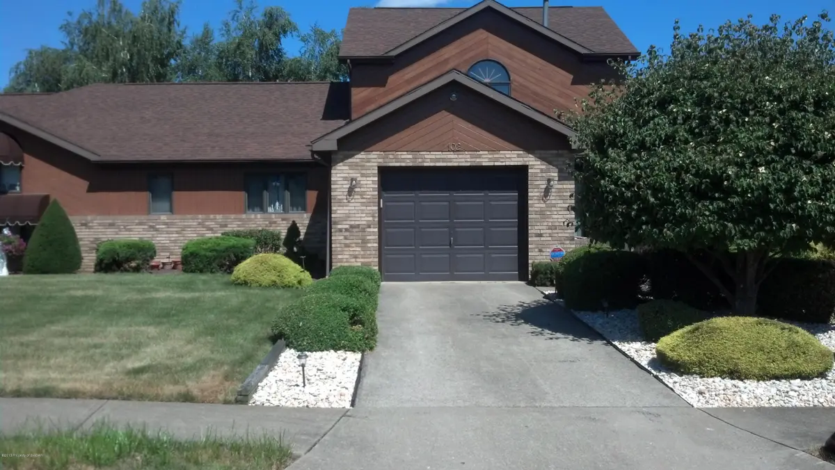 102 Woodview Road, Hanover Township in Hanover Township