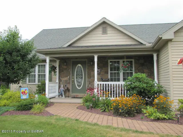 389 S Mountain Boulevard, Mountain Top in Mountain Top