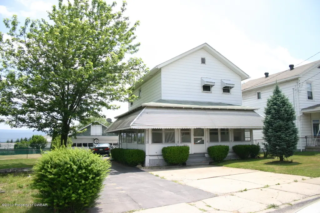 495 E STATE Street, Larksville in Larksville
