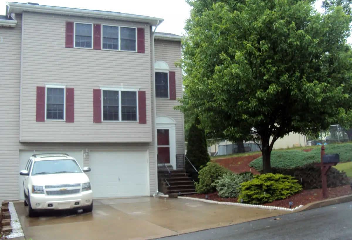 10 NITTANY Lane, Plains in Plains