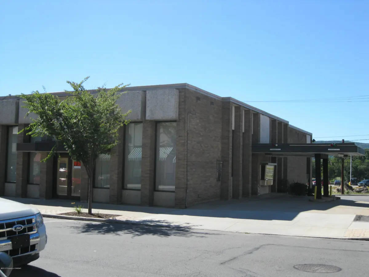 13 S MAIN Street, Pittston in Pittston