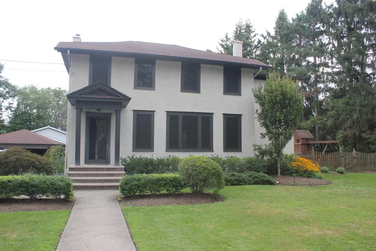 211 N Pioneer Ave., Shavertown in Shavertown