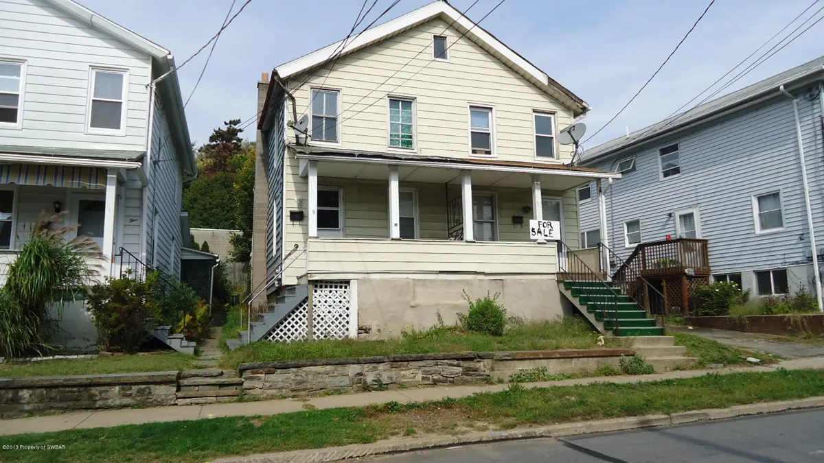 9 E SHAWNEE Avenue, Plymouth in Plymouth