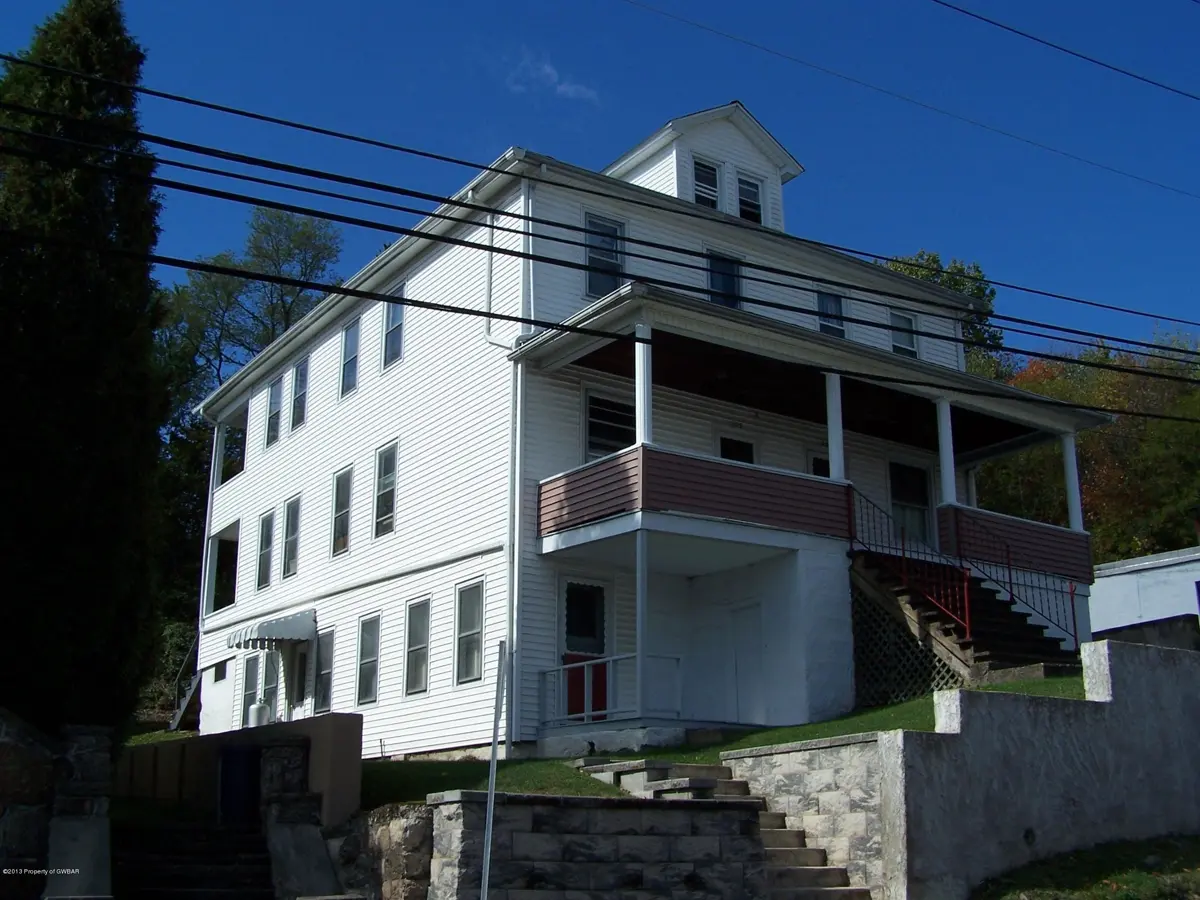 205-207 W MOUNTAIN Road, Plymouth in Plymouth