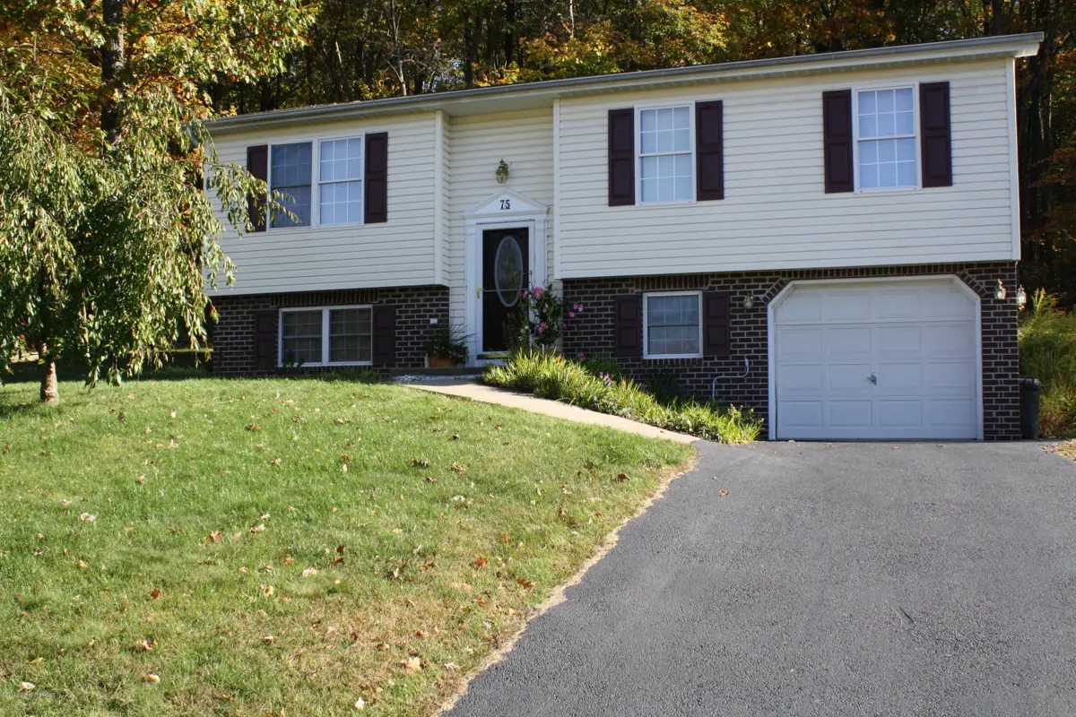 75 Mountain Road, Mountain Top in Mountain Top
